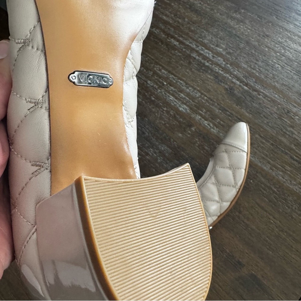Vionic Ruby Leather Quilted Block Heels 9 wide - Picture 6 of 11
